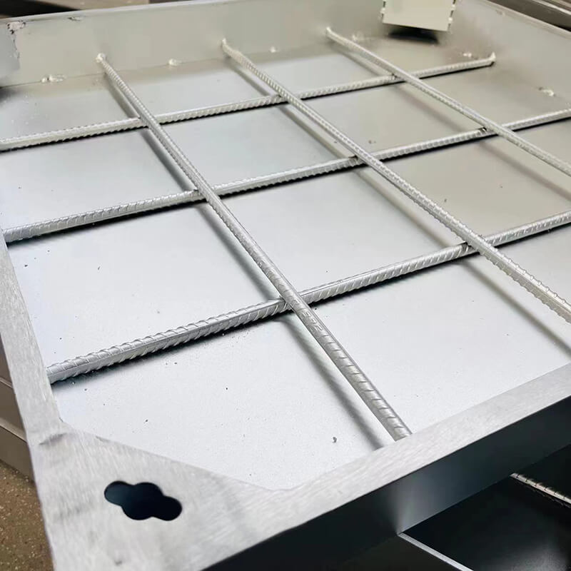 Taurus 304 Stainless Steel Invisible Access Manhole Cover