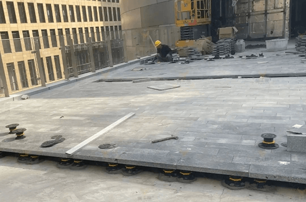 Taurus 75-110mm pedestal paving system